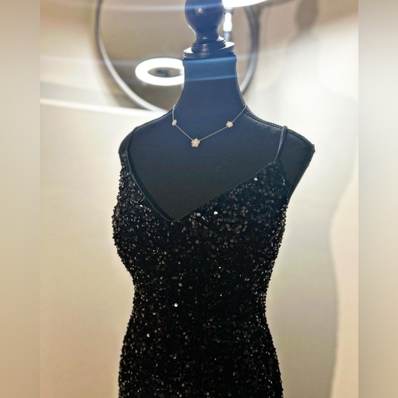 Sequin floor length gown - Picture 4 of 7